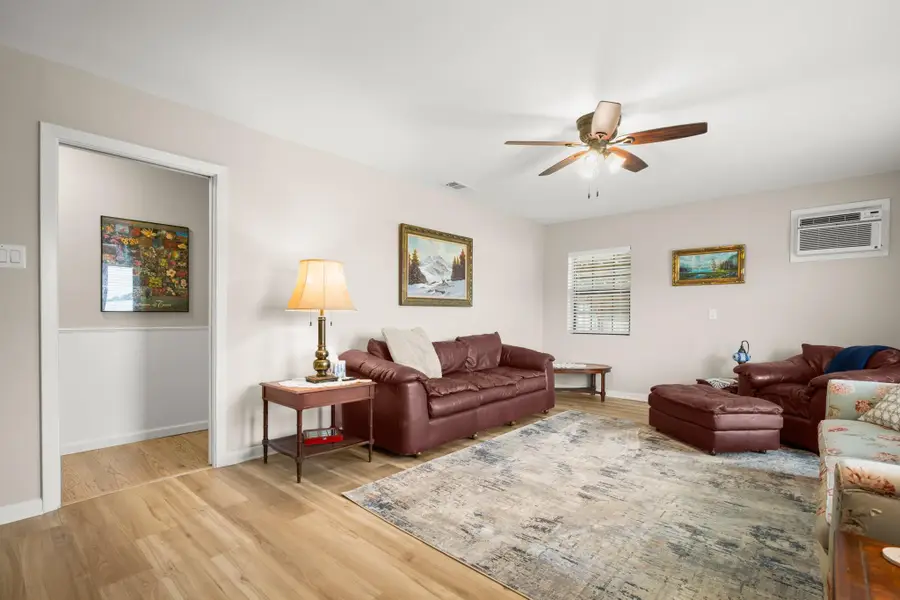 210 Striper Haven Ln, Buchanan Dam, TX 78609 - Image #3