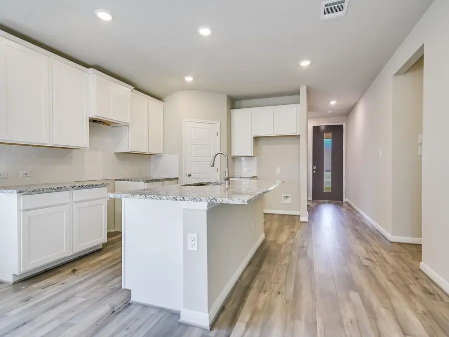 807 Universal Dr, Hutto, TX 78634 - #3