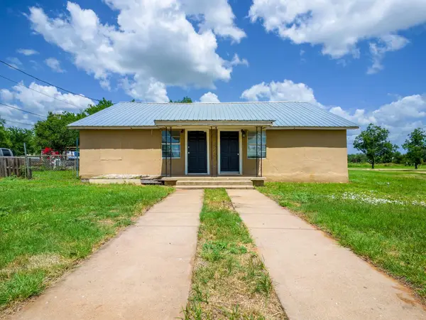 1004 Avon Ave, Llano, TX 78643