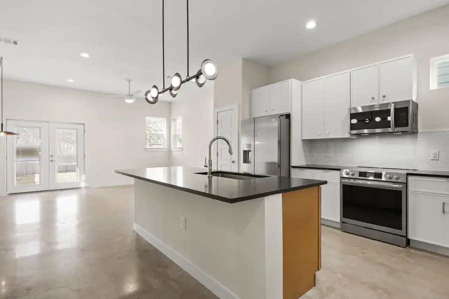 4801 Sara Dr #B, Austin, TX 78721 - Image #3