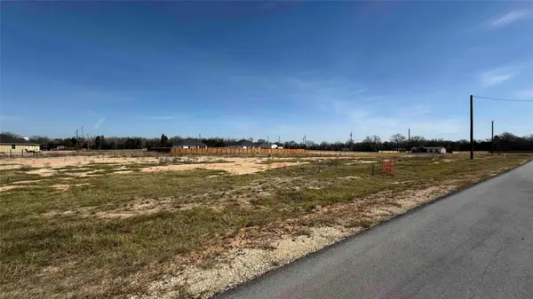 120 Las Alturas Dr, Elgin, TX 78621