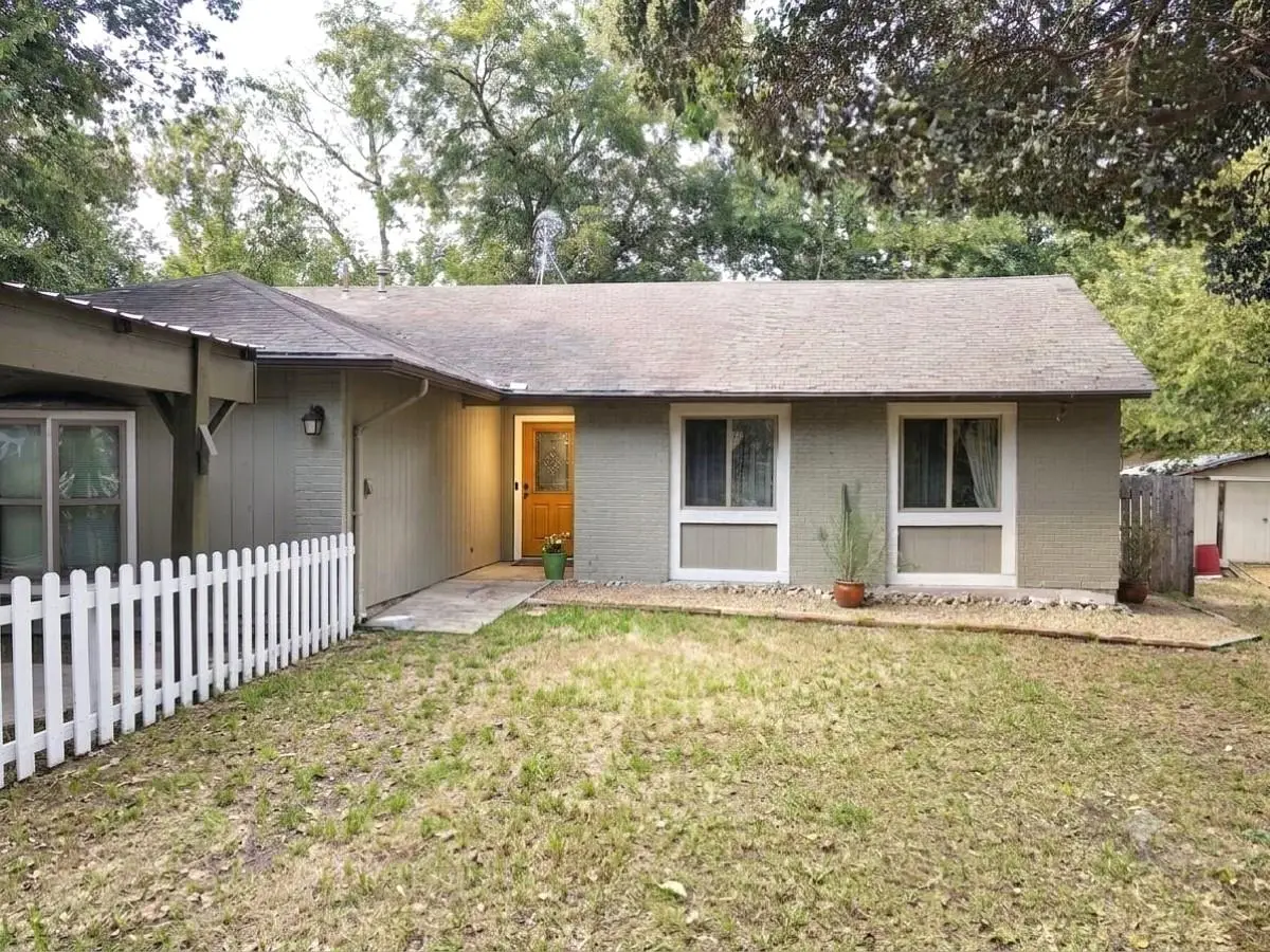 2423 Village Walk, Austin, TX 78744 - #1
