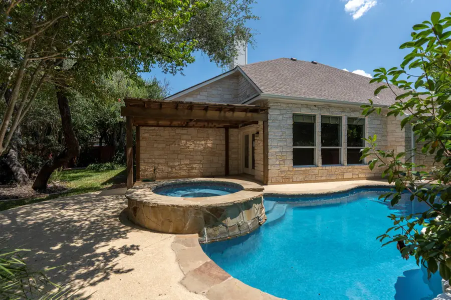6304 Salcon Cliff Dr, Austin, TX 78749 - #2