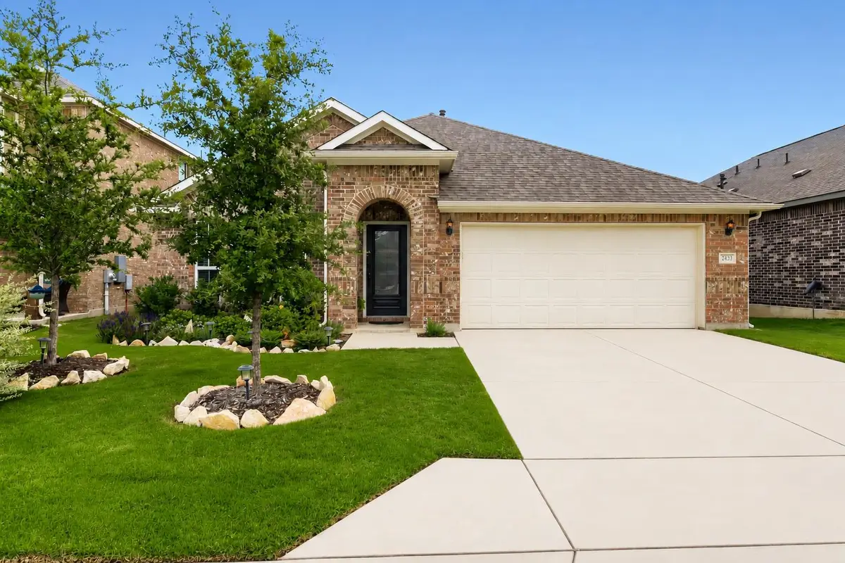 2433 Walking Y Rd, Georgetown, TX 78633 - #1