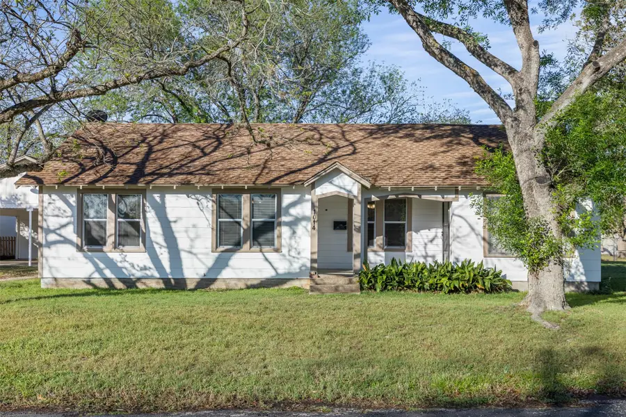 1014 S Madison St, La Grange, TX 78945 - #3