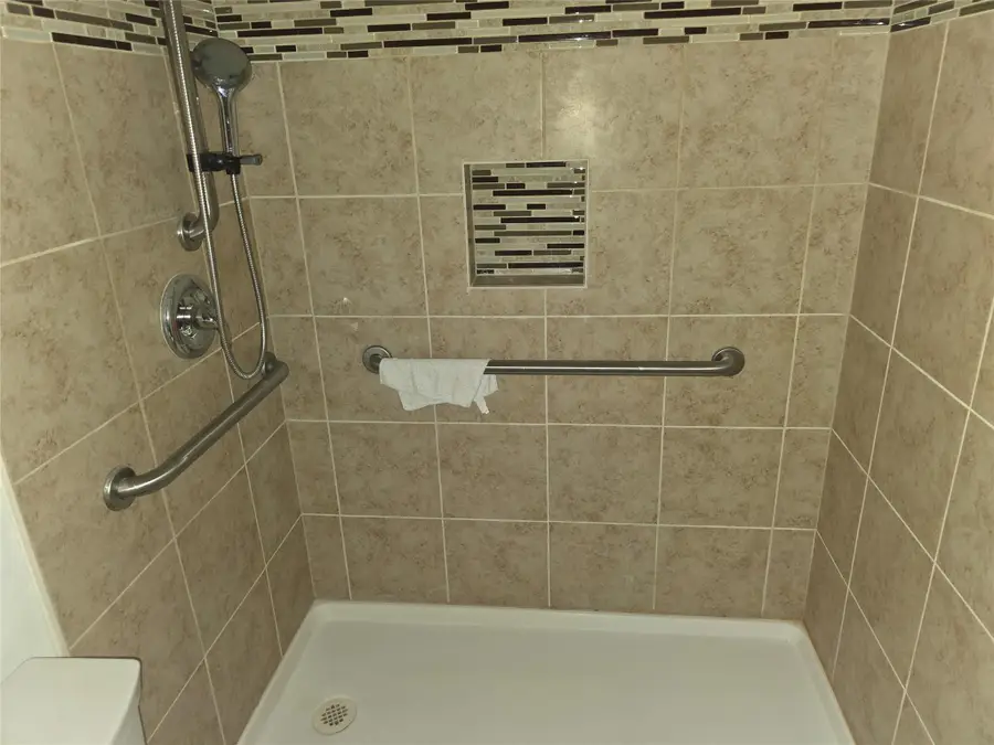 1109 Dunstan Dr, Austin, TX 78745 - #2