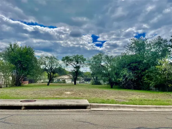 Lot 133 Broadmoor St, Meadowlakes, TX 78654