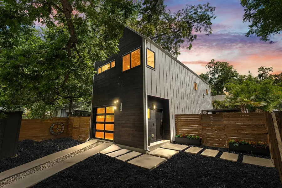 2214 Garden St #2, Austin, TX 78702 - #2