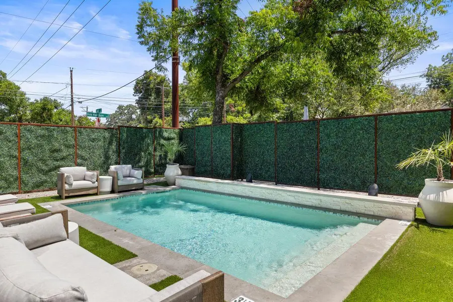 1304 Comal St, Austin, TX 78702 - #2
