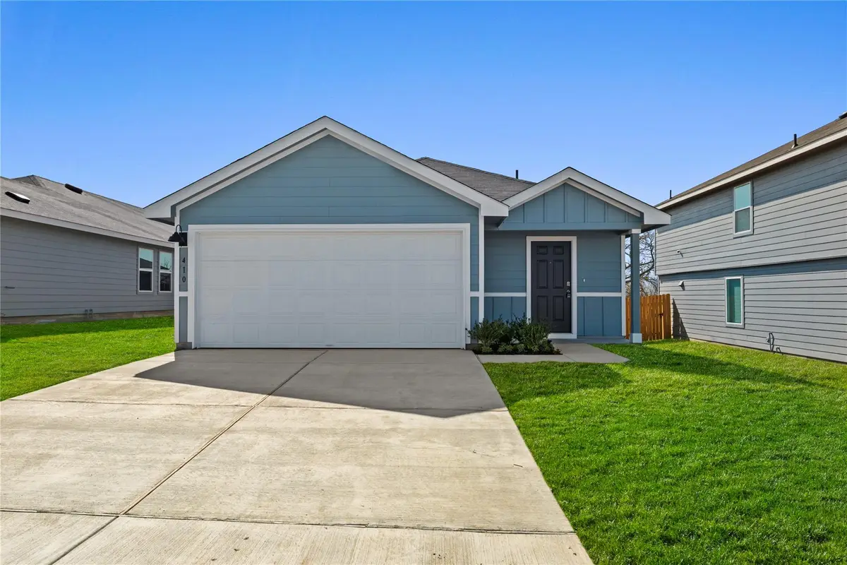 410 Wild Goose Dr, Luling, TX 78648 - #1