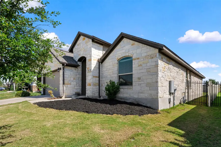204 Lambert St, Leander, TX 78641 - #2