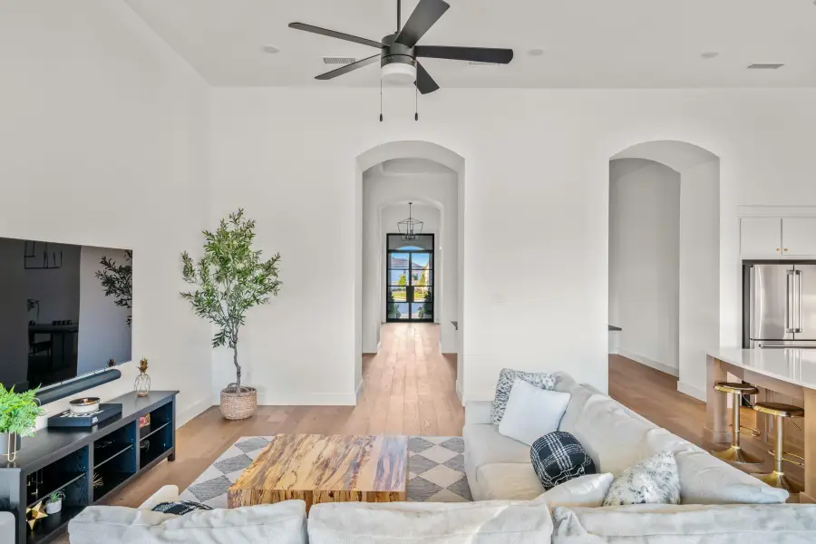 511 Irvine Cir, Liberty Hill, TX 78642 - #3