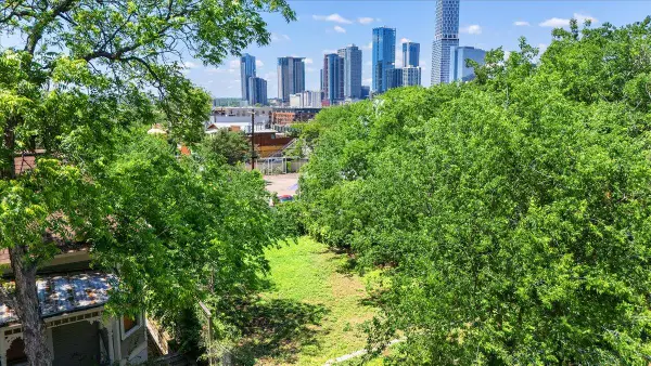 1205 E 8th St, Austin, TX 78702
