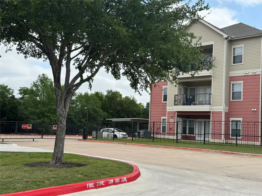 1901 Crossing Pl #1101, Austin, TX 78741 - #2