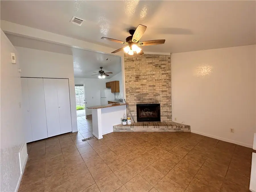 10411 Chaparral Rd, Killeen, TX 76542 - #2
