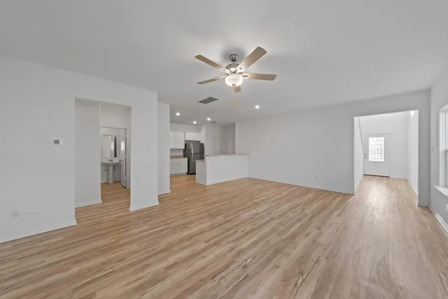 104 Captain Dooley Ln, Jarrell, TX 76537 - #3