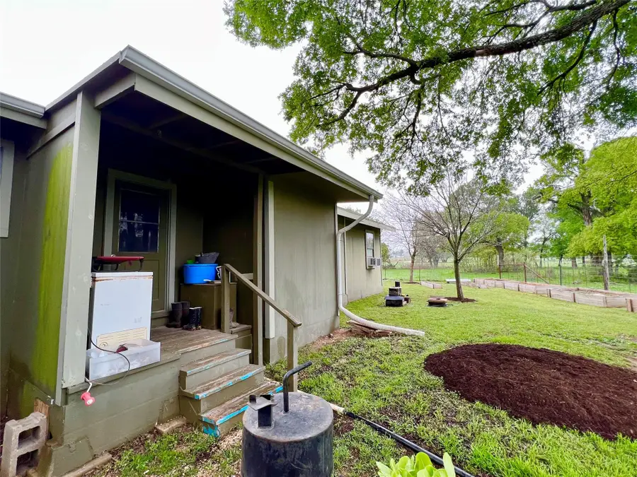 2700 County Road 305, Jarrell, TX 76537 - #3