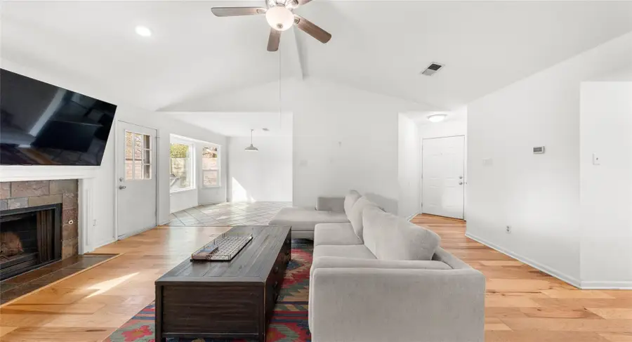 4015 Alexandria Dr, Austin, TX 78749 - #2