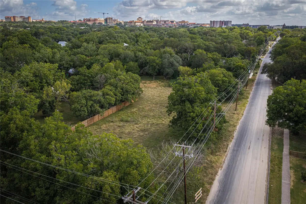 119 S Mitchell St, San Marcos, TX 78666 - #1