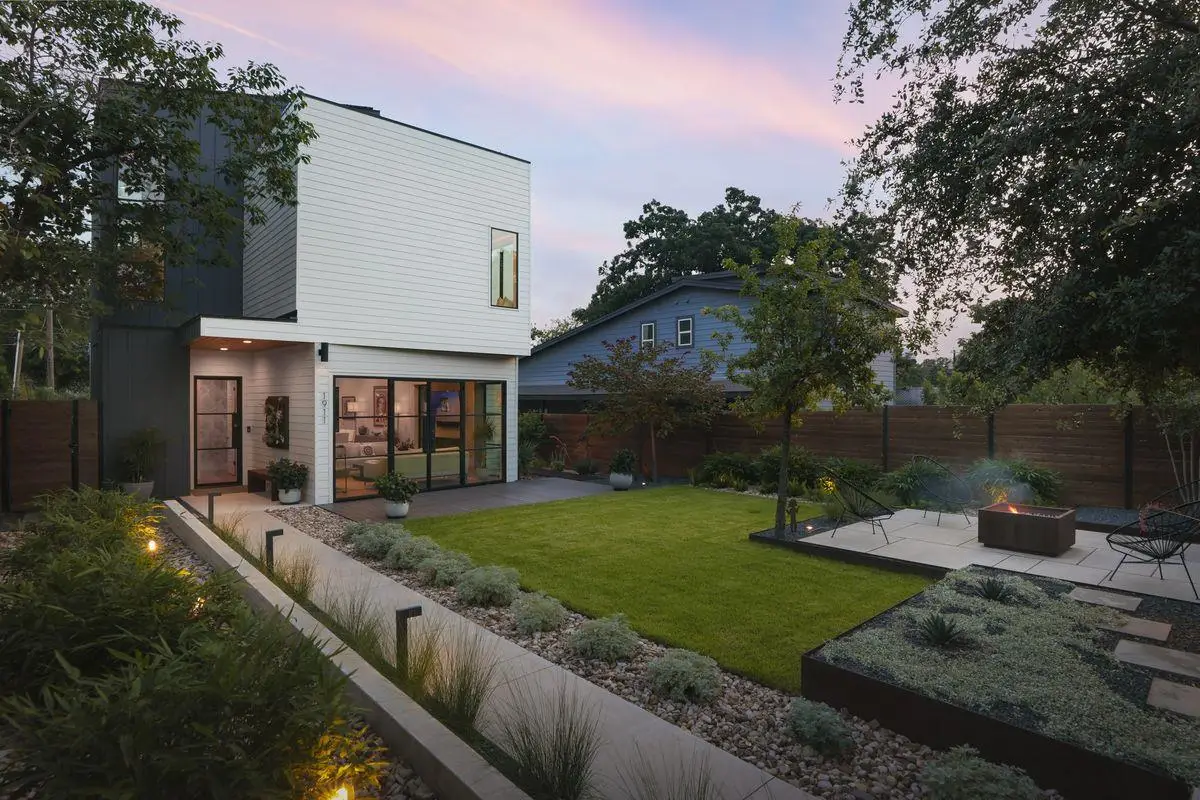 1911 E 10th St, Austin, TX 78702 - Image #1