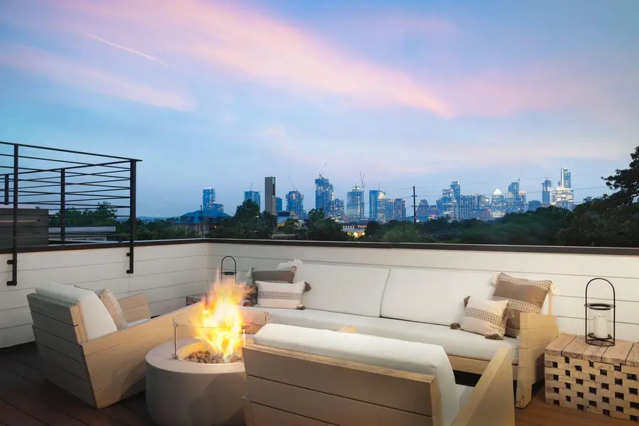 1911 E 10th St, Austin, TX 78702 - Image #2