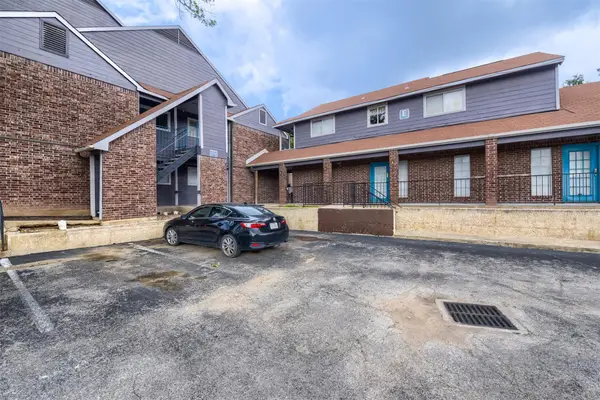 1840 Burton Dr #144, Austin, TX 78741
