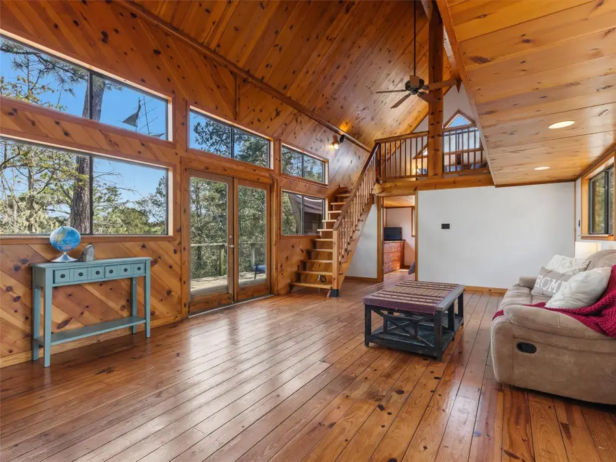 215 Lakeview Dr, Smithville, TX 78957 - #3