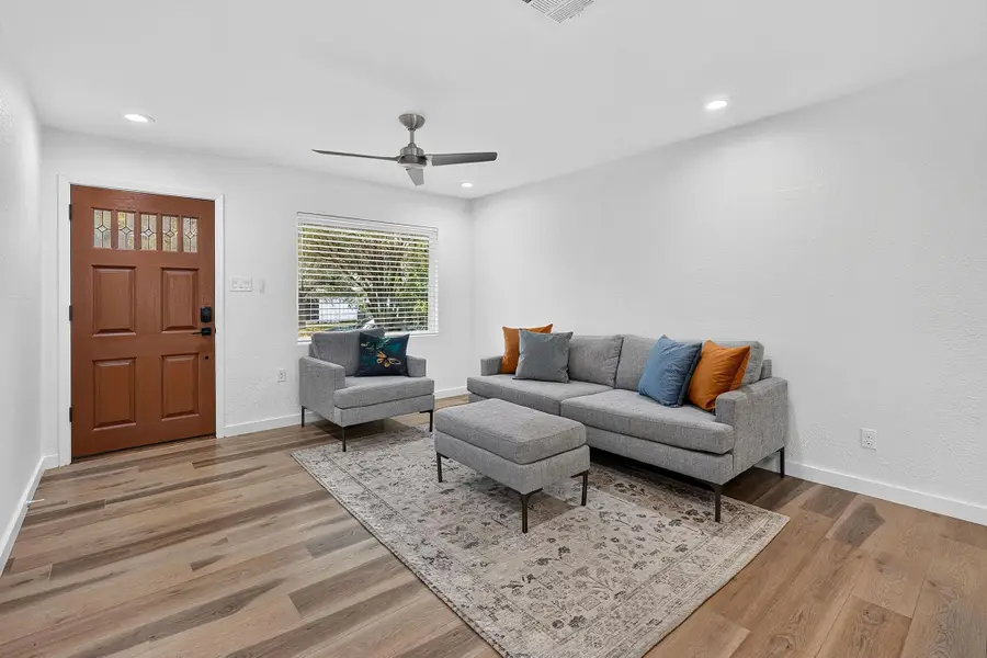 204 Chippendale Ave, Austin, TX 78745 - #2