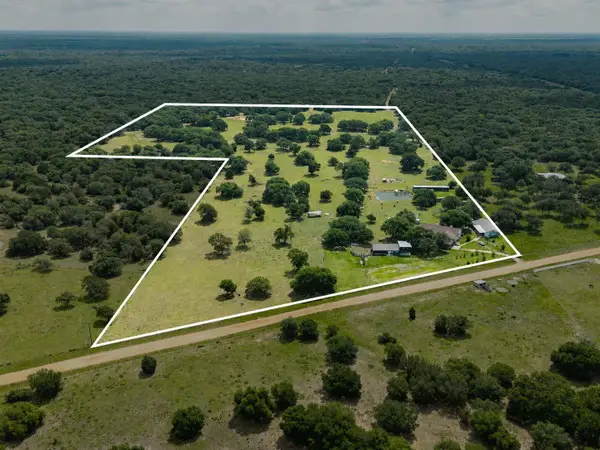 1009 Private Road 1024, Hallettsville, TX 77964