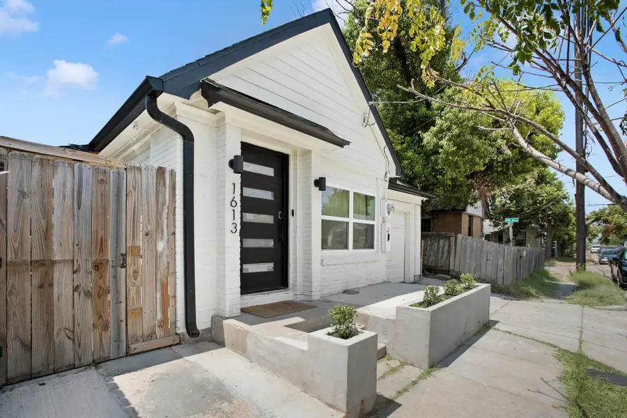 1613 N Cesar Chavez Blvd, Houston, TX 77011 - #2