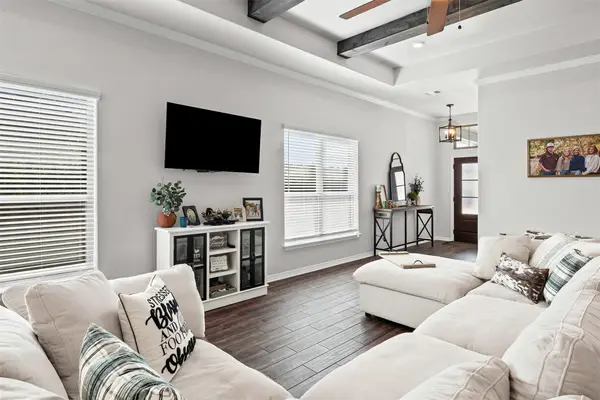 707 Eagle Pass Dr, Salado, TX 76571