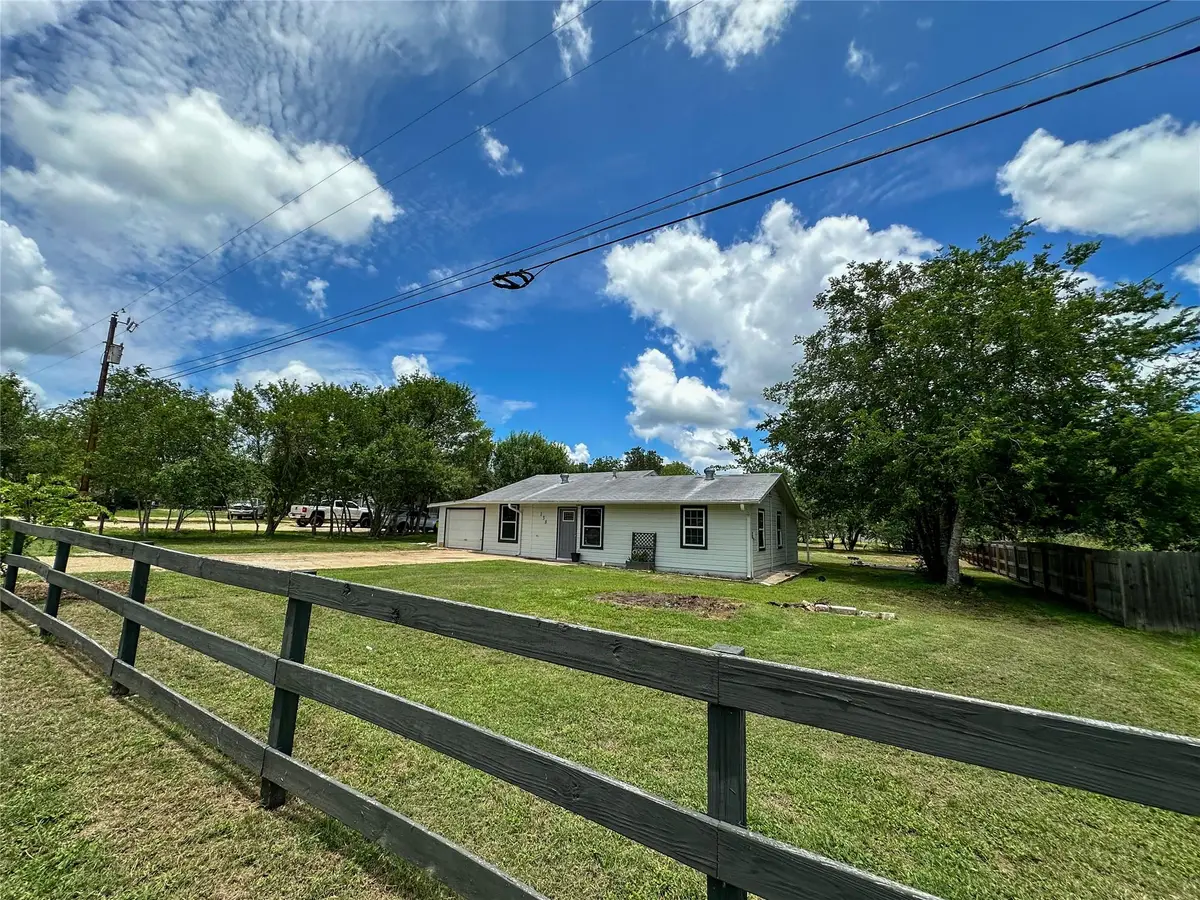 138 San Jacinto St, Bastrop, TX 78602 - #1