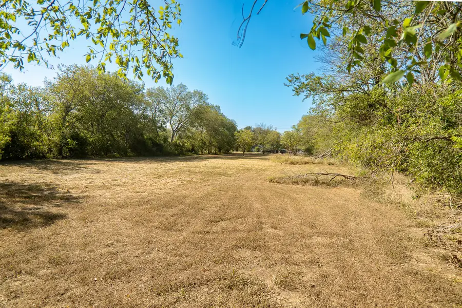 904 Linden St, Bastrop, TX 78602 - #2