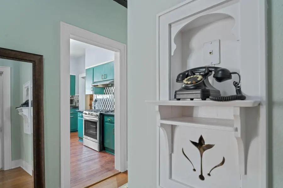 1709 W Lake Dr, Taylor, TX 76574 - #3