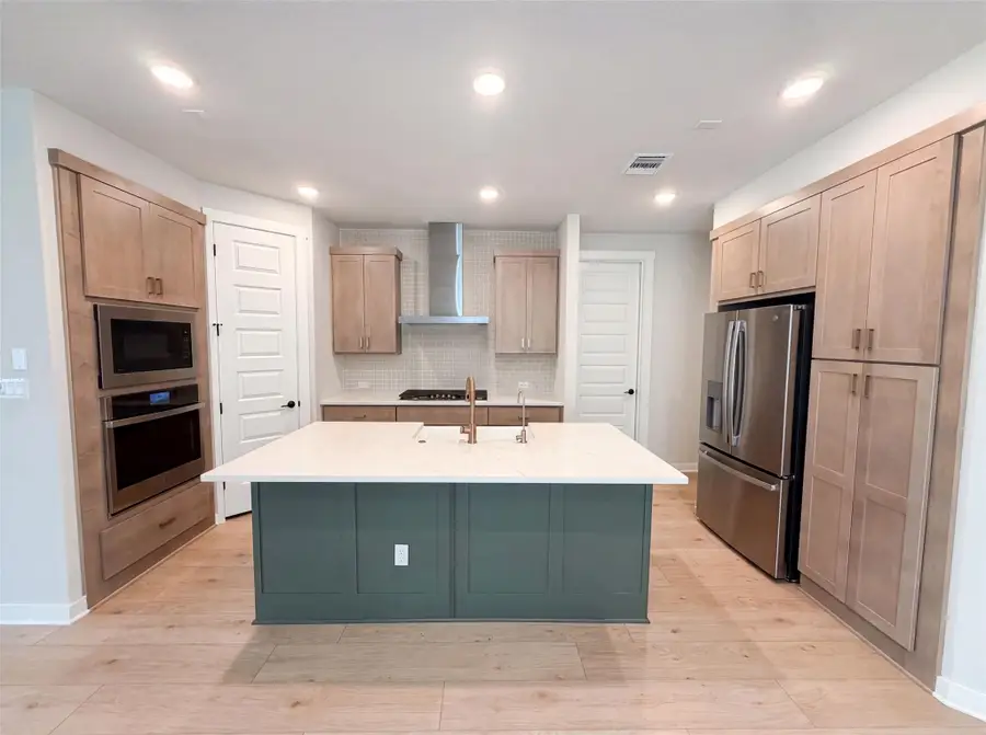 125 High Valley Dr, Liberty Hill, TX 78642 - #2