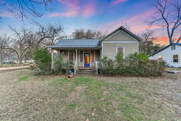 306 Garwood St, Smithville, TX 78957