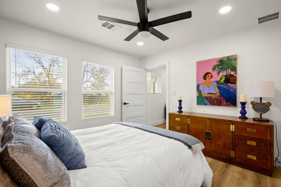 207 White Oak Dr, Austin, TX 78753 - Image #3