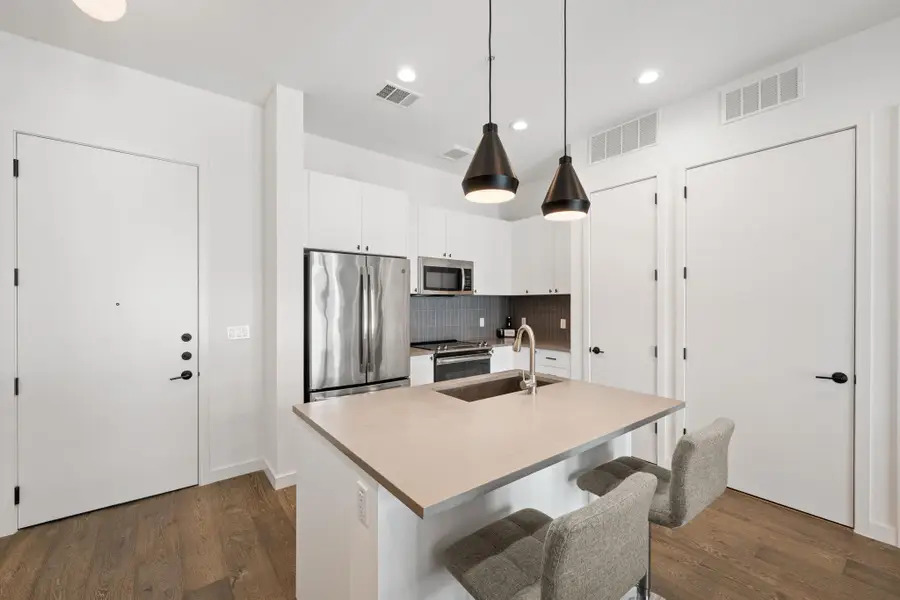 800 Embassy Dr #302, Austin, TX 78702 - #3