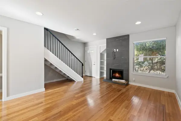 3601 Menchaca Rd #117, Austin, TX 78704