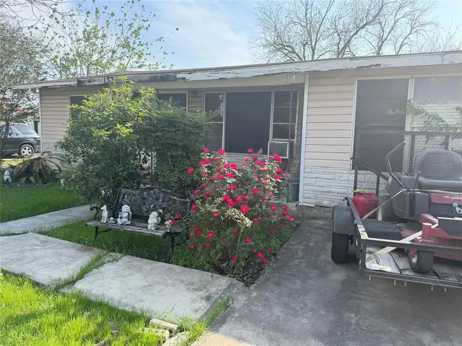 137 N Kowald Ln, New Braunfels, TX 78130 - #2