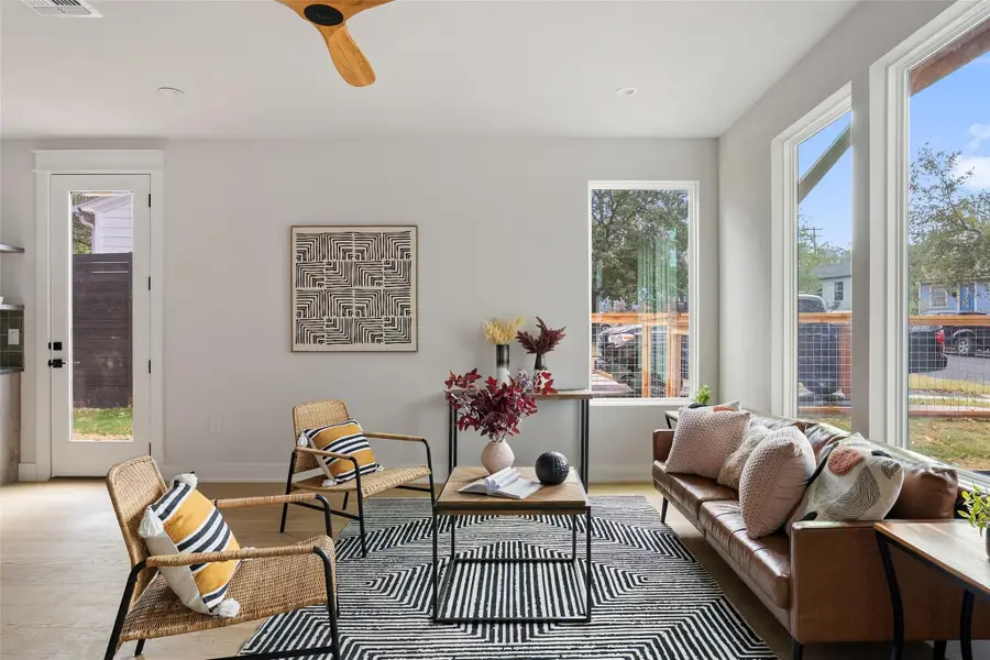 2001 Rountree Dr #2, Austin, TX 78722 - Image #3