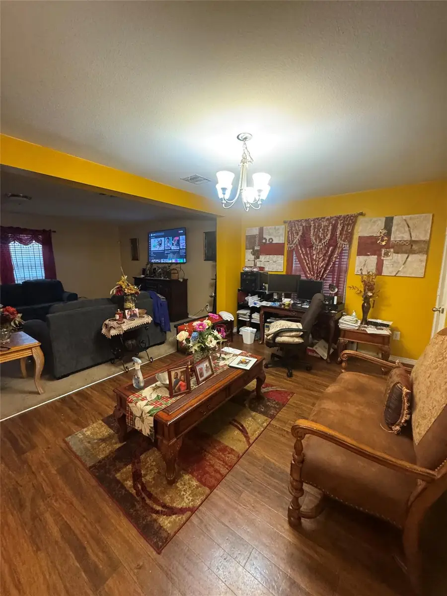 318 Carrington St, Hutto, TX 78634 - #3