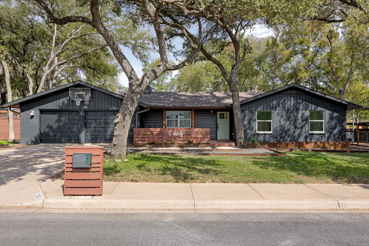 2006 Matthews Ln, Austin, TX 78745 - Image #1