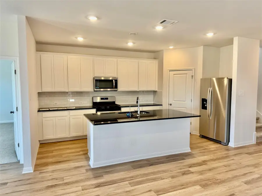 301 Texas Agate Dr, Kyle, TX 78640 - #2