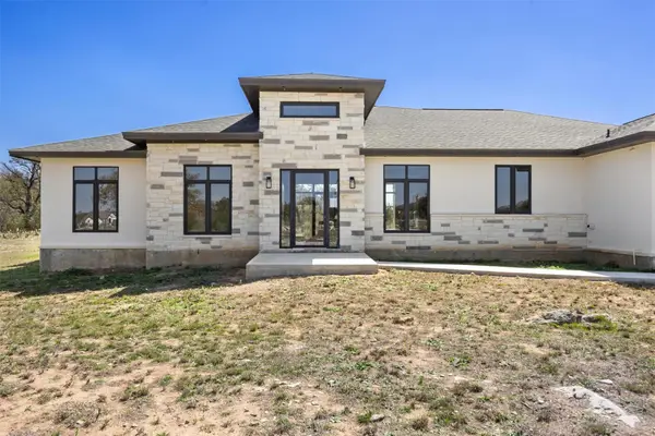 333 Spicewood Trails Dr, Spicewood, TX 78669