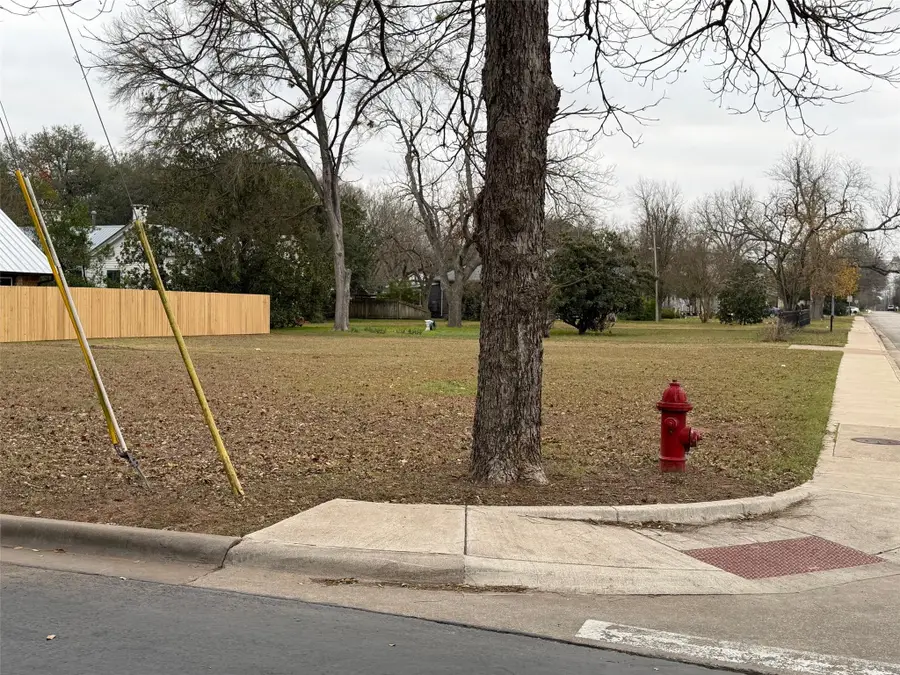 501 Elm St, Bastrop, TX 78602 - #3