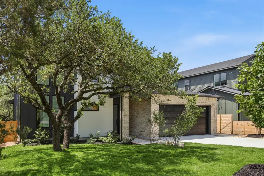 18303 Lake Oaks Dr, Jonestown, TX 78645 - #2