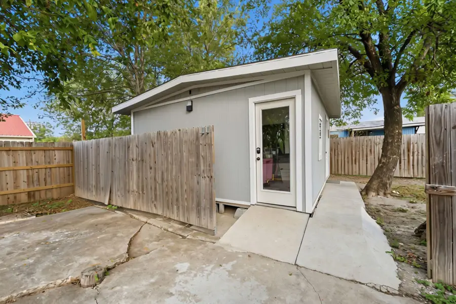309 E Parsons St, Manor, TX 78653 - #2