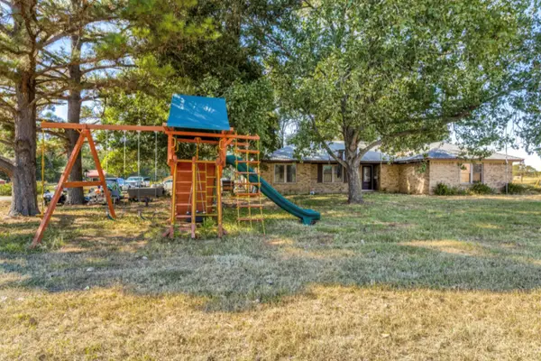 610 Pleasant Grove Rd, Elgin, TX 78621