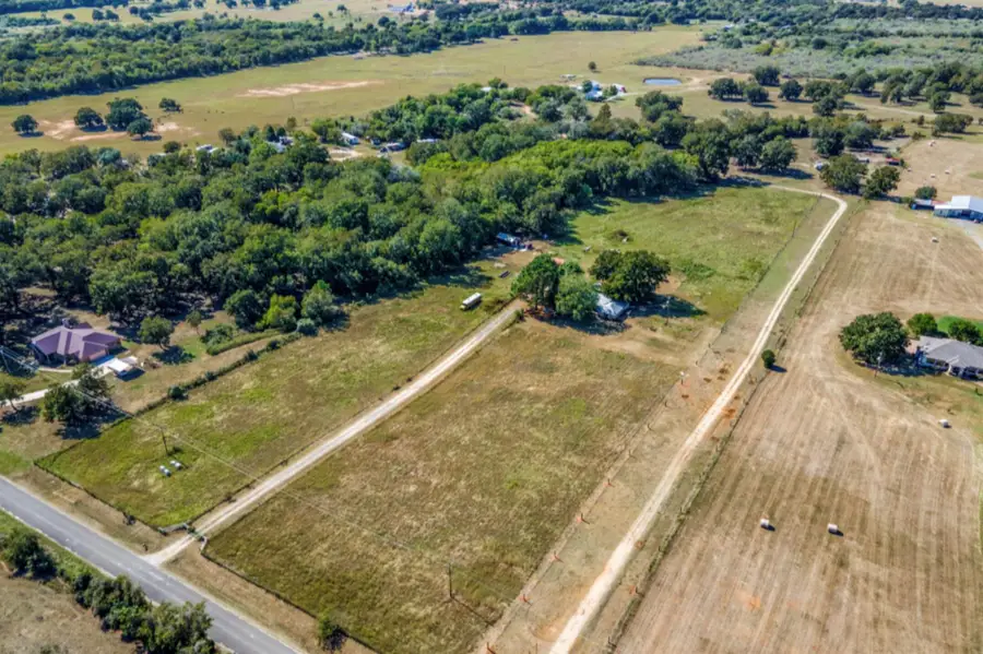 610 Pleasant Grove Rd, Elgin, TX 78621 - #2